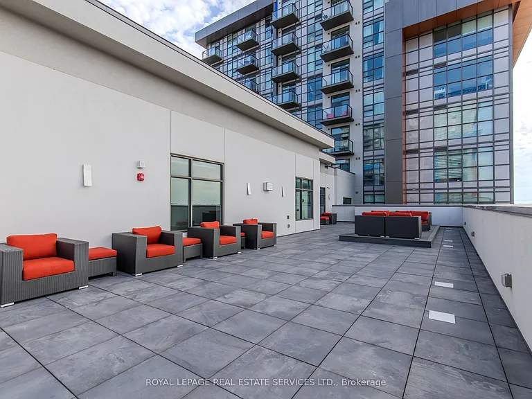 460 Dundas St E #221 — Photo 21