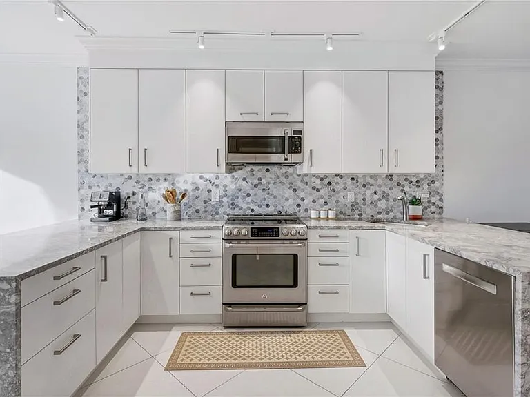 4800 Bethel Creek Dr #6S — Photo 8
