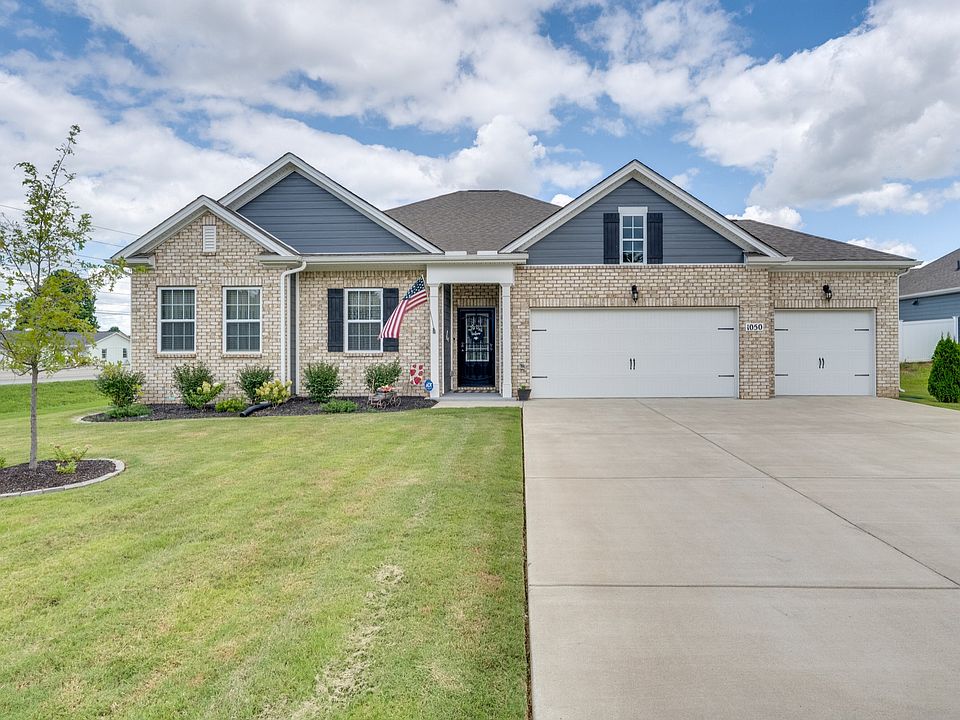 1st image of 1050 Altavista Ln
