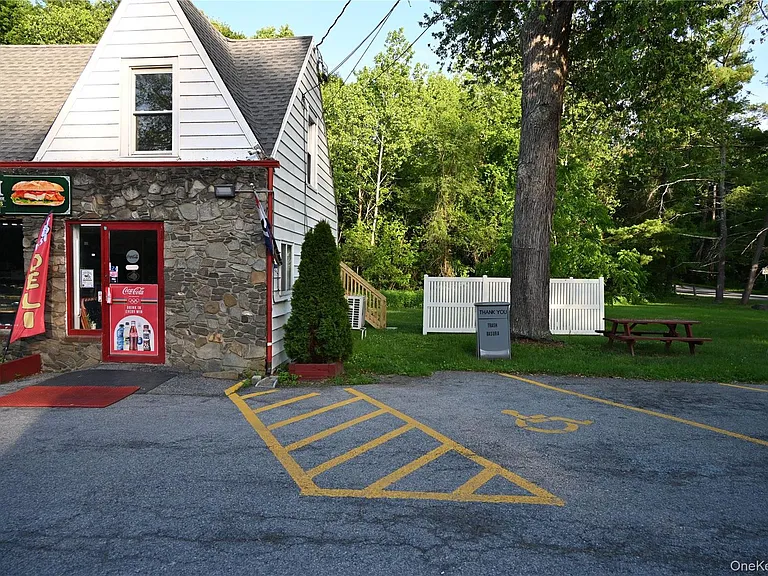 1040 Dutchess Tpke — Photo 17