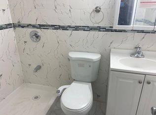 21 E Maple St, Valley Stream, NY 11580