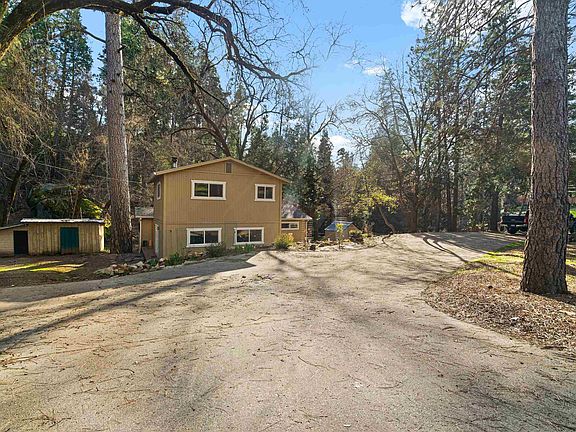 4th image of 21551 Phoenix Lake Rd