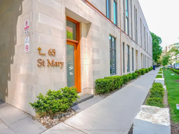 65 Saint Mary St Unit 2202, Toronto, ON M5S 0A6
