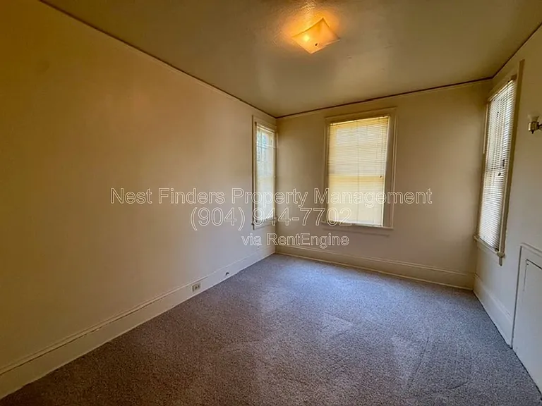 2309 College St — Photo 12