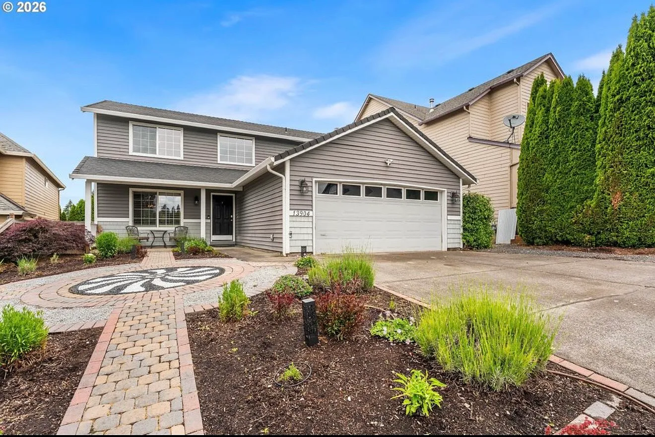 4 bed, 2.5 bath, 2082 sqft, $3,300 — Photo 1