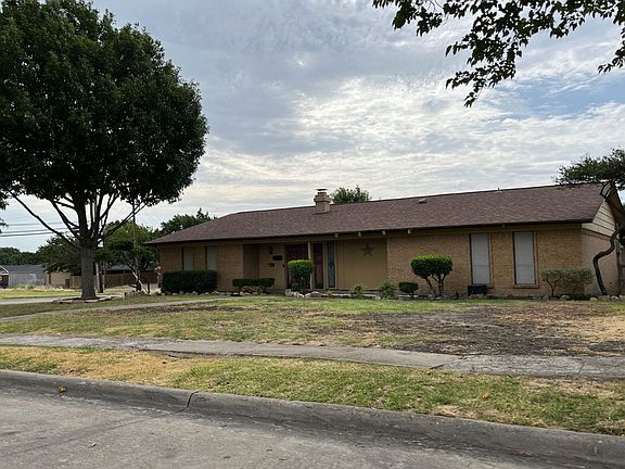 2nd image of 3100 Point East Dr