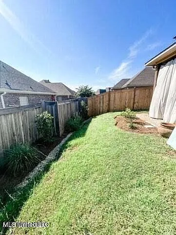 715 Chambord Dr — Photo 11