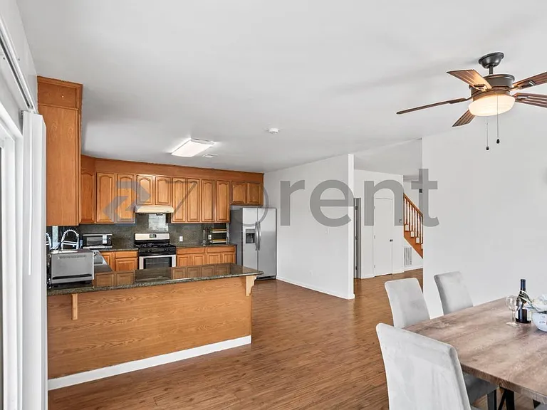 2123 E 25th St — Photo 13