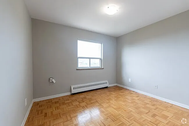 14 Carluke Cres — Photo 9