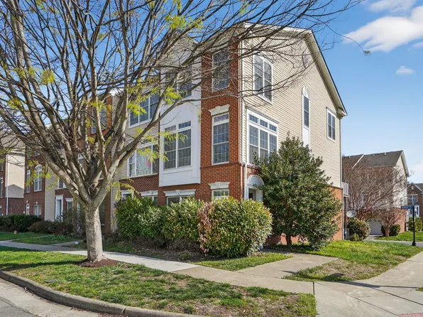 25021 Justice Dr #1, Chantilly, VA 20152