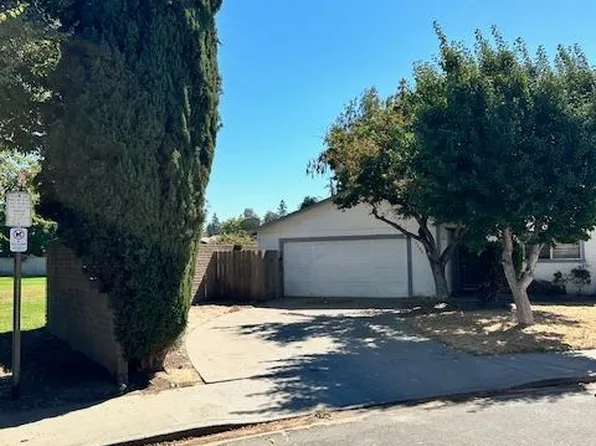 2200 Newbury Cir, Lodi, CA 95240