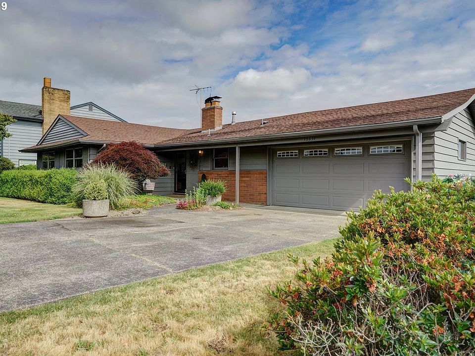 1st image of 13831 NE Fremont Ct
