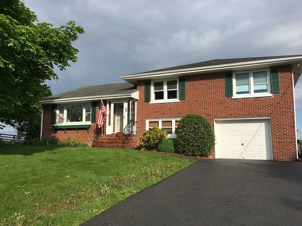 328 Sarah Wells Trl, Goshen, NY 10924