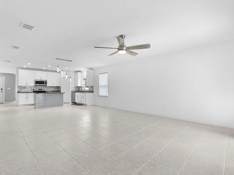 681 SW Millard Dr — Photo 16