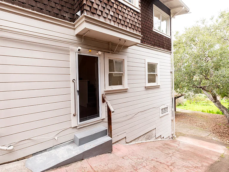 373 Moraga Ave — Photo 59