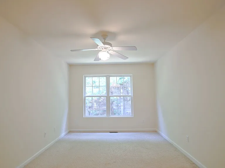 1811 Webland Ter — Photo 12
