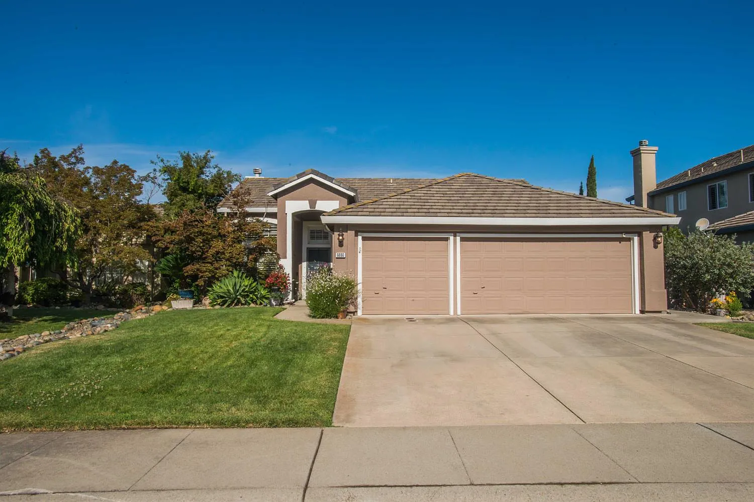 6660 Chesterbrook Dr photo 1
