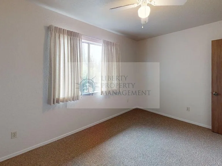 915 Kenwood Ave #3 — Photo 14
