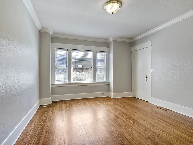 4052 Albatross St — Photo 11