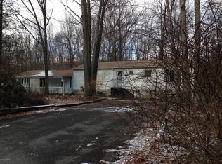 9068 W Sherwood Dr, Kunkletown, PA 18058