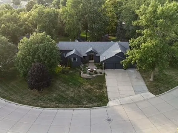 710 20th St, Windom, MN 56101
