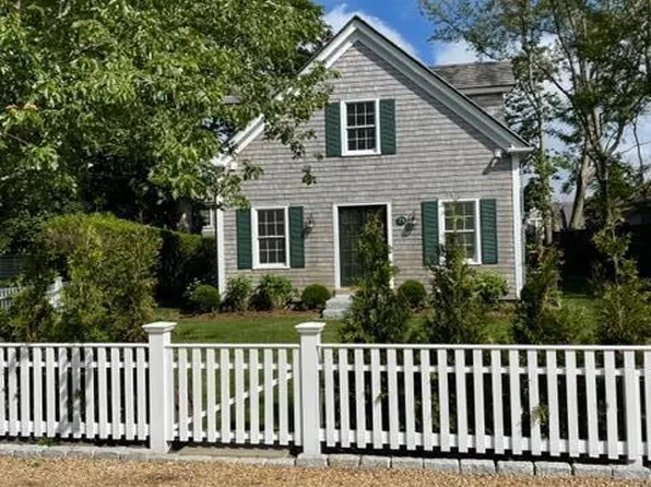 71 N Summer St, Edgartown, MA 02539