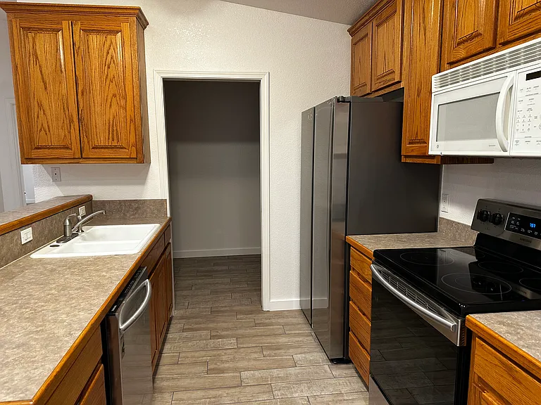 327 E Mescalero Rd — Photo 9