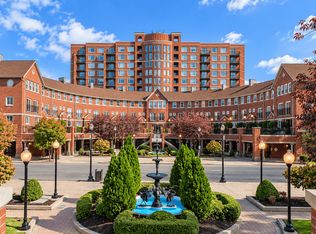 Crescent Centre Apartments & Townhomes, Louisville, KY 40202