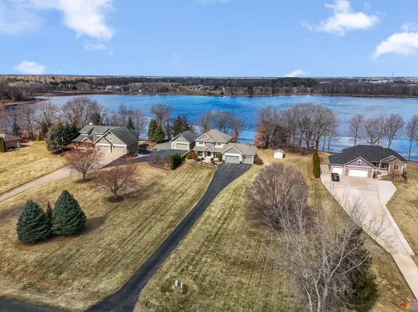 25188 Firefly Ave, Wyoming, MN 55092