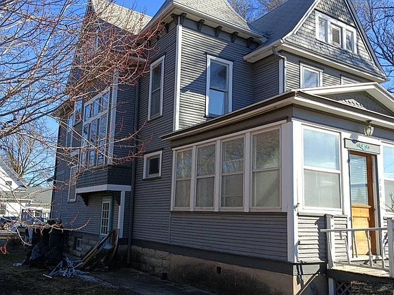 3rd image of 208 W Skillet Ave