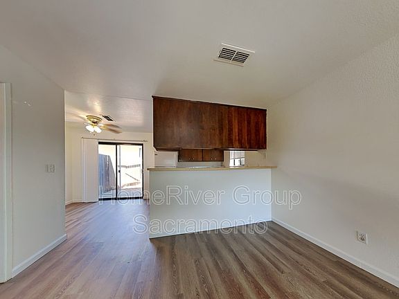 4th image of 3261 La Canada Dr APT 8
