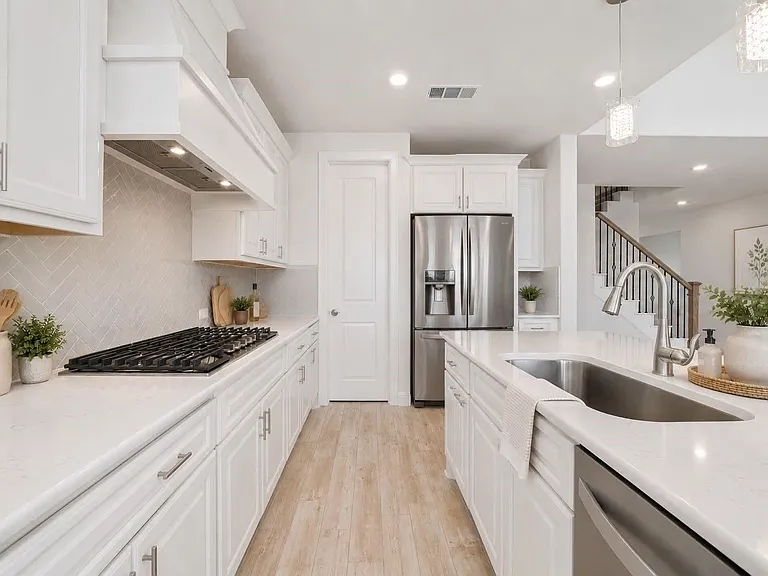 1911 Hickory Grove Ln — Photo 17