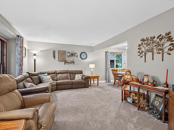 5th image of 8216 48th AVENUE