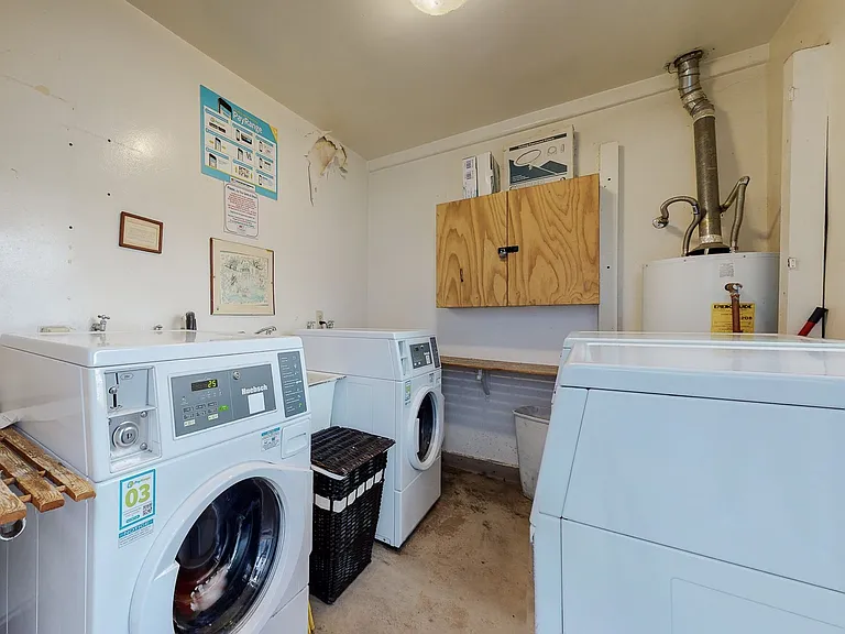 Westwood Hills Apartment — Photo 4
