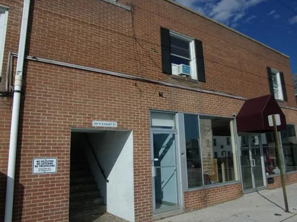 200 Pleasant St #4, Hanover, PA 17331