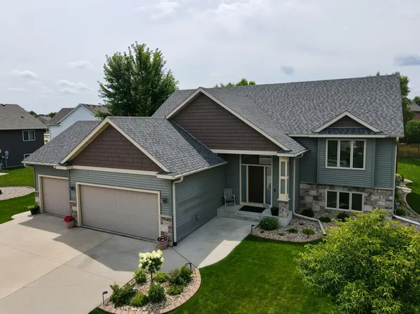 2094 Fieldstone Rd SW, Rochester, MN 55902