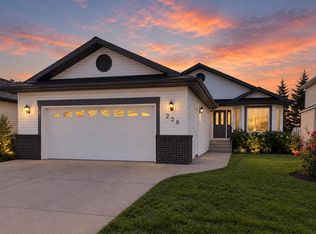 228 E Woodside Cres NW, Airdrie, AB T4B2G8