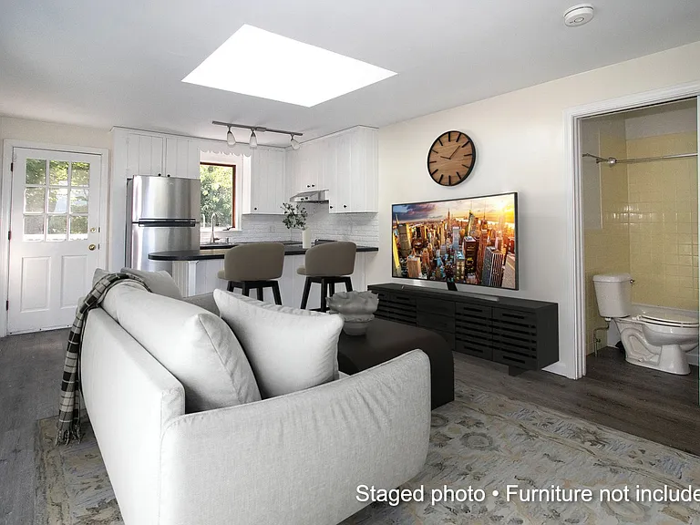 609 Central — Photo 2