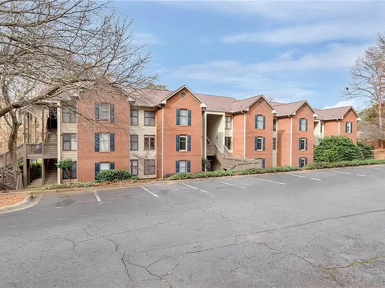 1105 Garden Ct — Photo 30