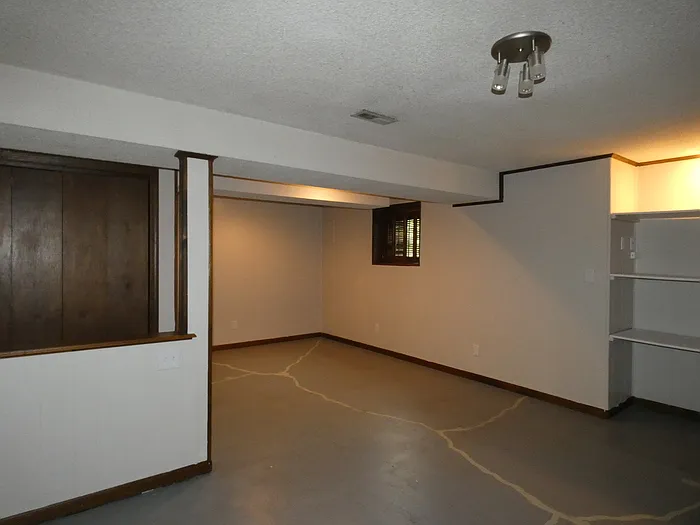 8502 Orchard St — Photo 22