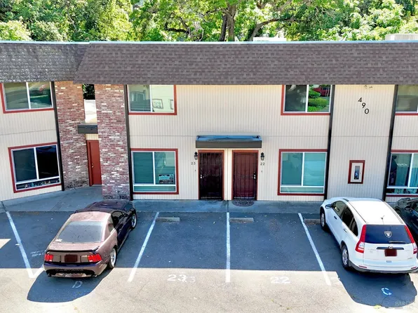 490 Edgewood Dr APT 23, Vacaville, CA 95688
