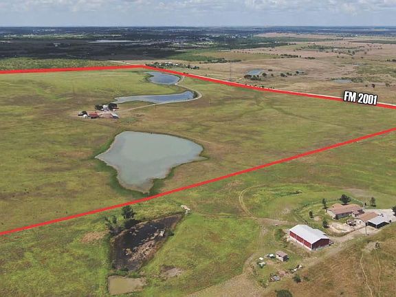 3rd image of 300 Three Lakes Rd