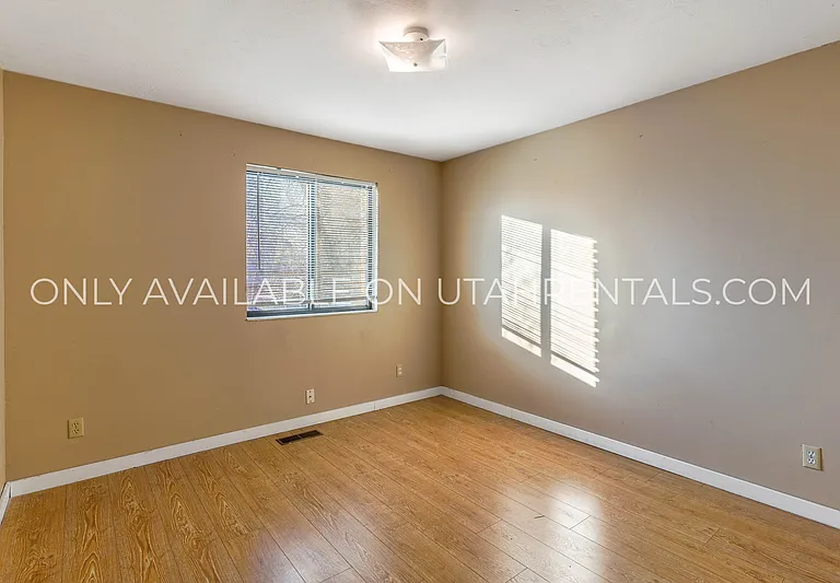 230 W Foxbridge Dr — Photo 14