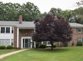 7030 Carriage Hill Dr APT 202, Brecksville, OH 44141