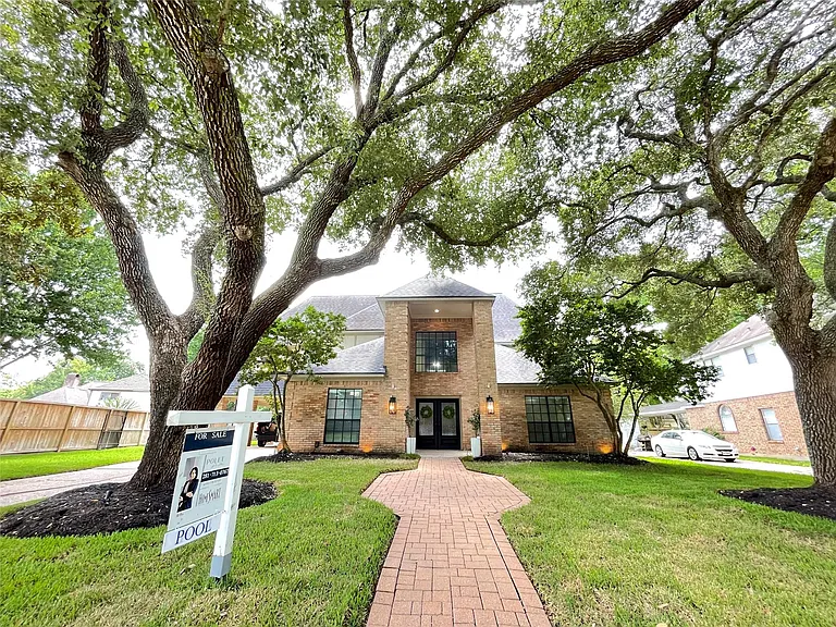 1715 Country Squire Dr — Photo 10