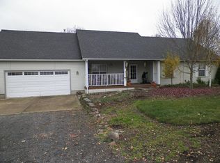 1543 E Dutton Rd, Eagle Pt, OR 97524