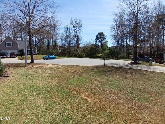 4th image of 758 Sycamore Springs Dr
