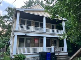 634 E 101st St, Cleveland, OH