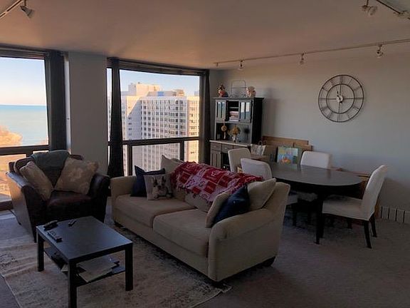3rd image of 4343 N Clarendon Ave APT 2804