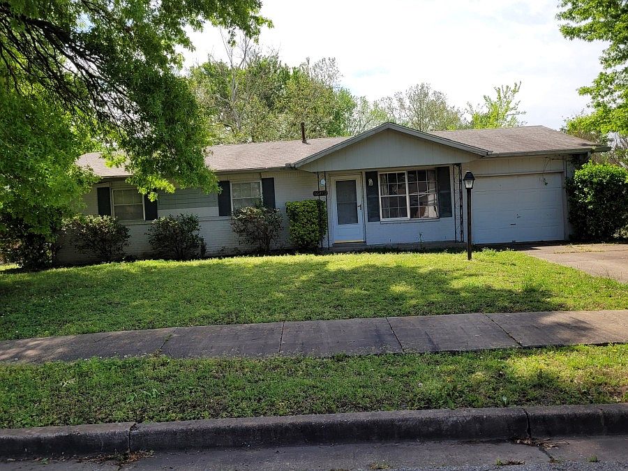 1st image of 16412 E 1st Pl